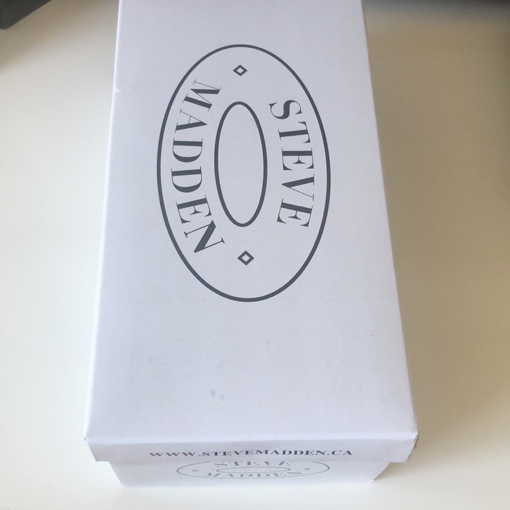 ๐ฆ Steve Madden shoe box - Picture 2 of 3